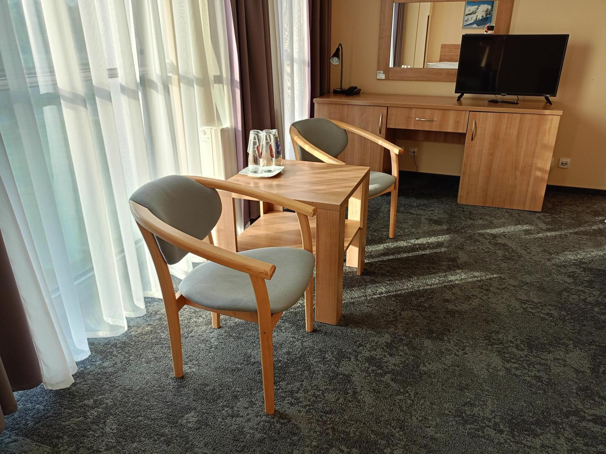 Hotel Olimpijski ออชเวียนชิม ภายนอก รูปภาพ