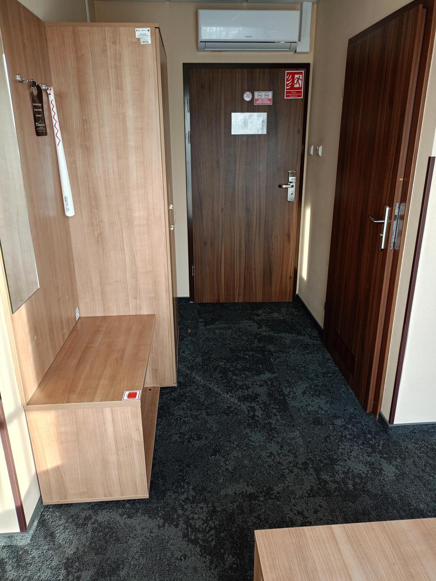 Hotel Olimpijski ออชเวียนชิม ภายนอก รูปภาพ